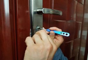Какие есть способы для вскрытия замков?