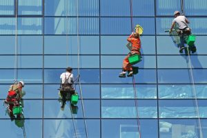 Мойка фасада здания: что про это надо знать?