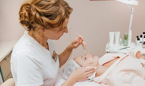 Курсы косметологов: Преимущества обучения в сфере красоты и здоровья