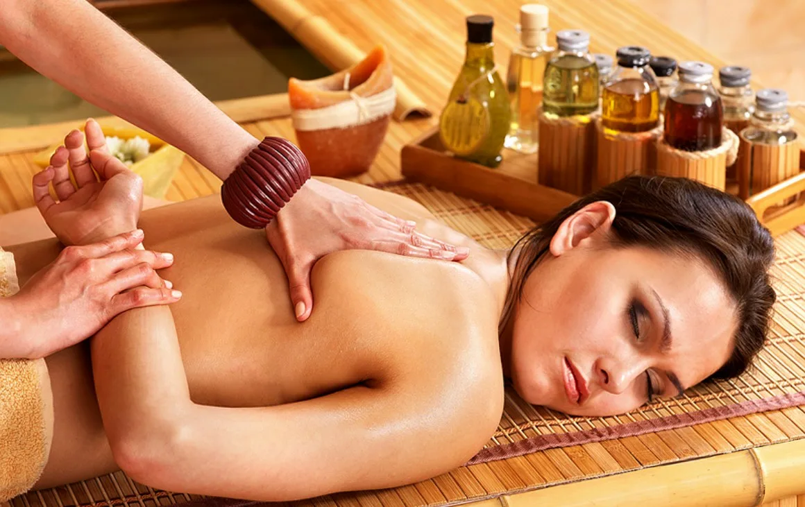 Массаж как искусство удовольствия: история, виды и особенности Массаж как искусство удовольствия: история, виды и особенности онлайн